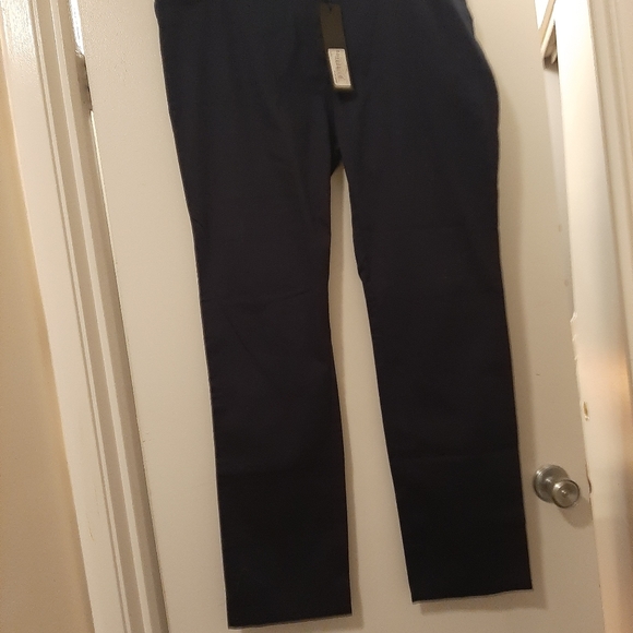 Ladies clothing - Picture 2 of 8